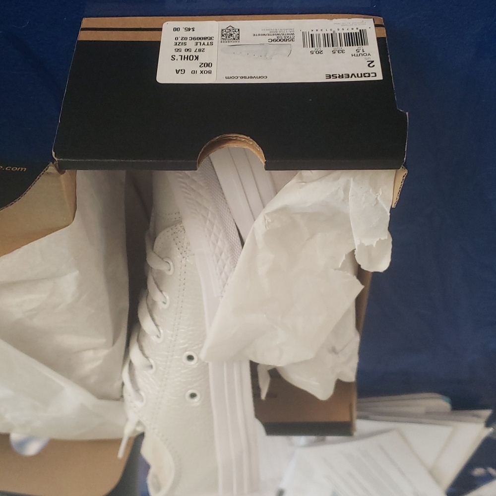 Girls size 2 converse iridescent white New in box